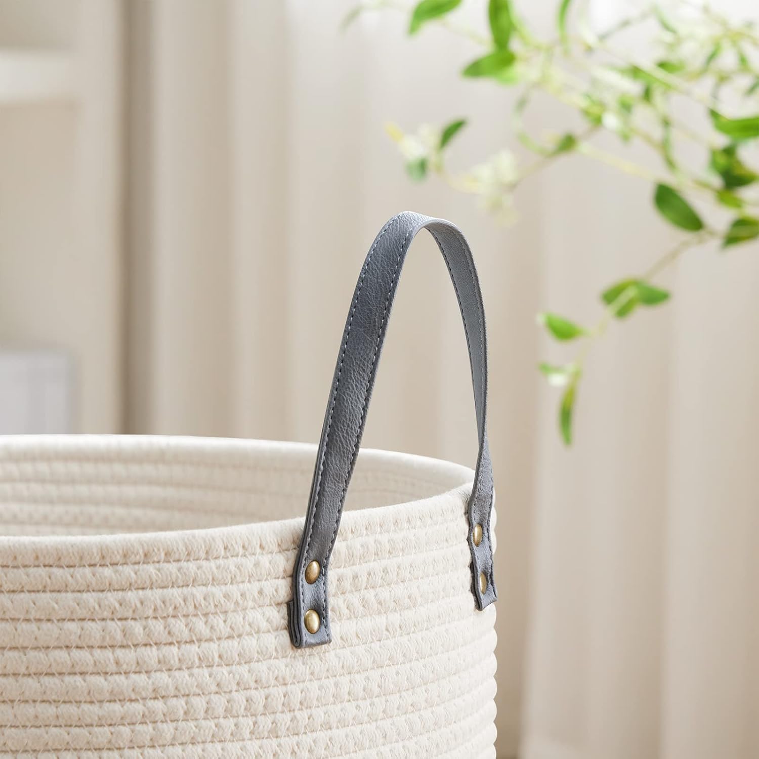 VIPOSCO Tall Laundry Basket, Large Dirty Clothes Hamper with Leather Handle, Woven Rope Storage Basket for Blanket, Toy In Living Room, Bathroom, Bedroom - 72L Grey & White