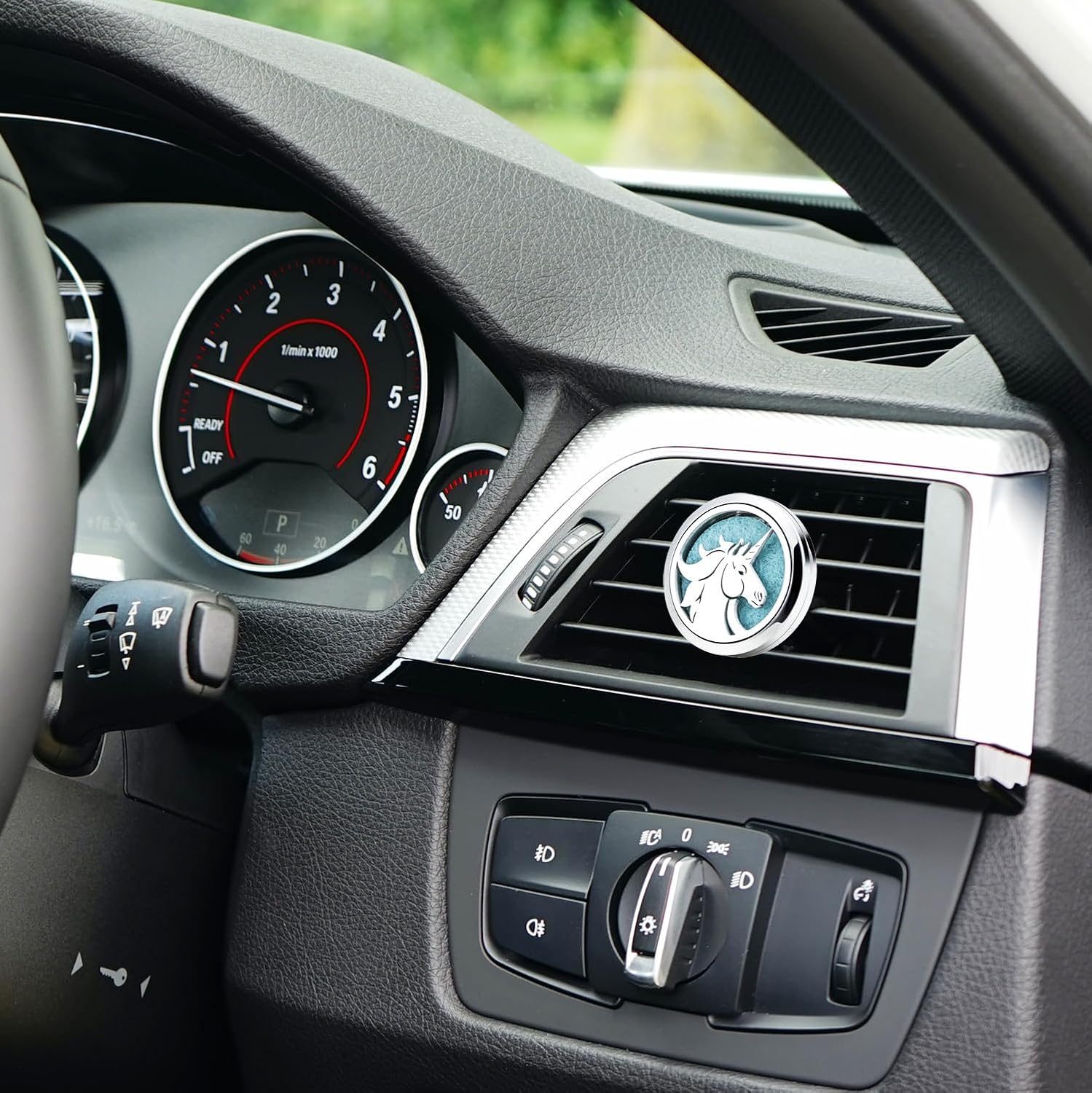 30mm Car Essential Oil Diffuser Vent Clip Air Freshener Vent Clips Aromatherapy with 10 Felt Pads Car Accessories Mother's Day for Women (Horse)