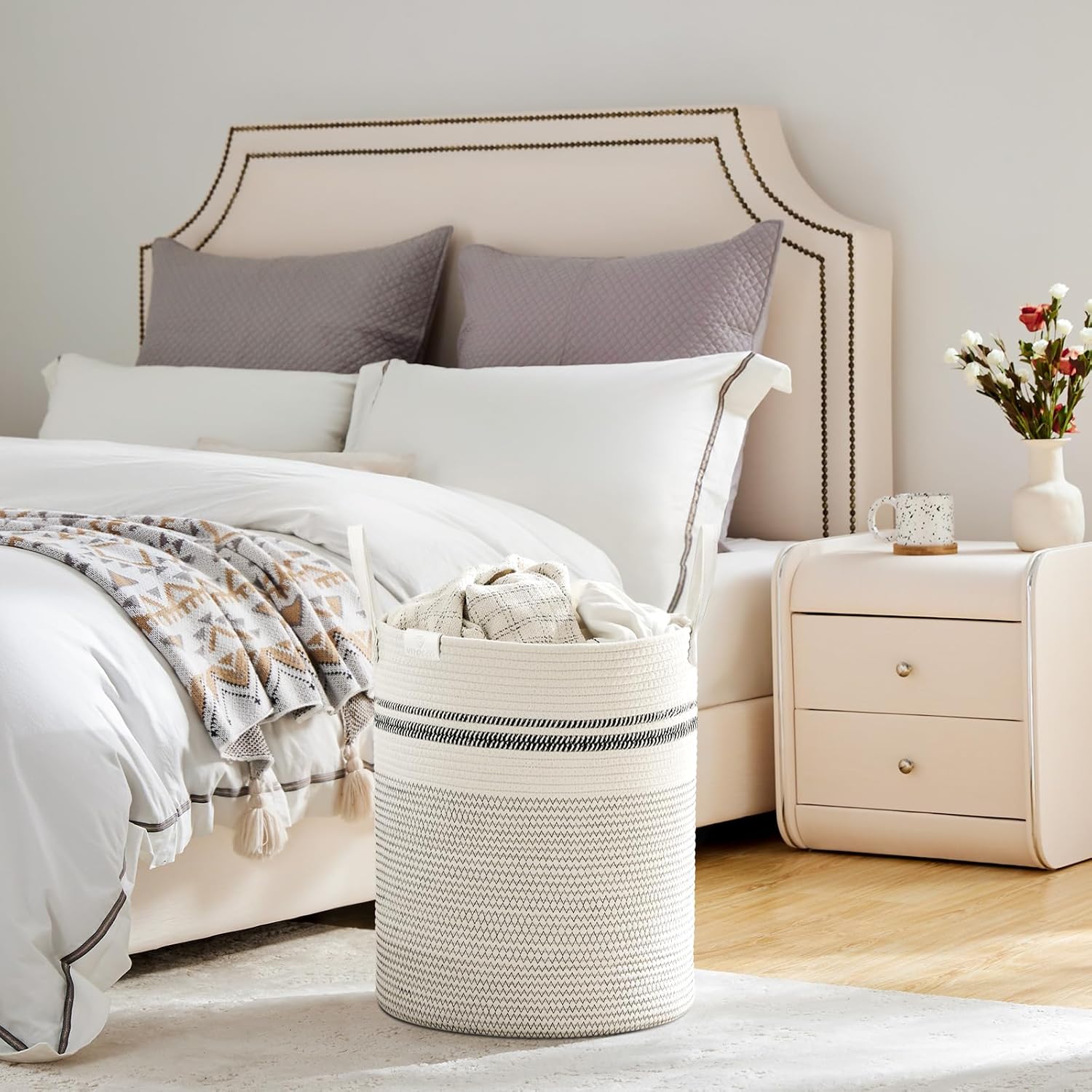 VIPOSCO Tall Laundry Basket, Large Dirty Clothes Hamper with Leather Handle, Woven Rope Storage Basket for Blanket, Toy In Living Room, Bathroom, Bedroom - 53L Stripe White