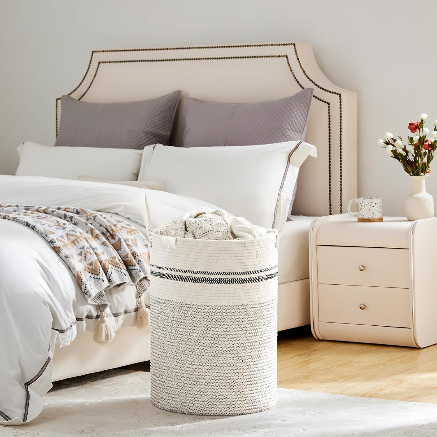 VIPOSCO Tall Laundry Basket, Large Dirty Clothes Hamper with Leather Handle, Woven Rope Storage Basket for Blanket, Toy In Living Room, Bathroom, Bedroom - 58L Stripe White