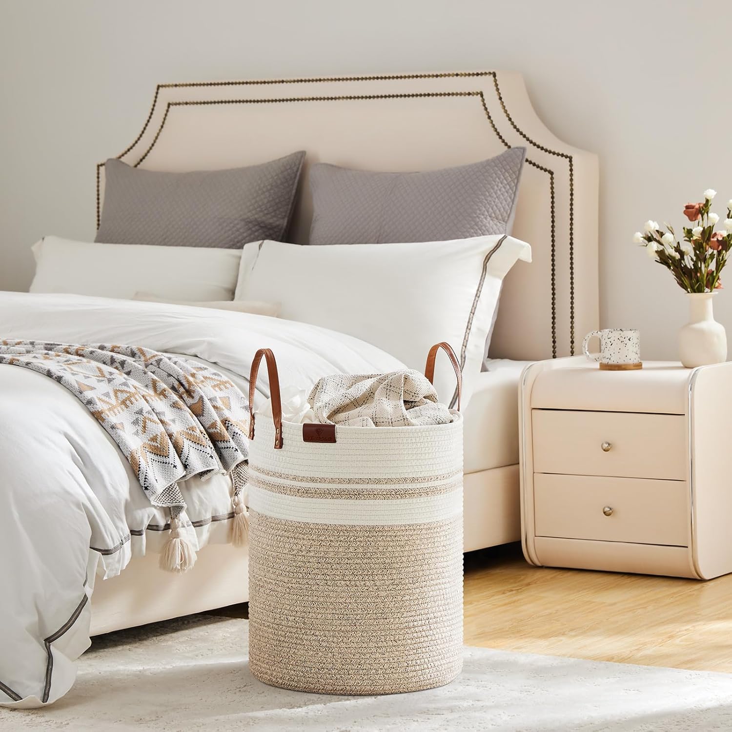 VIPOSCO Tall Laundry Basket, Large Dirty Clothes Hamper with Leather Handle, Woven Rope Storage Basket for Blanket, Toy In Living Room, Bathroom, Bedroom - 53L Brown & White