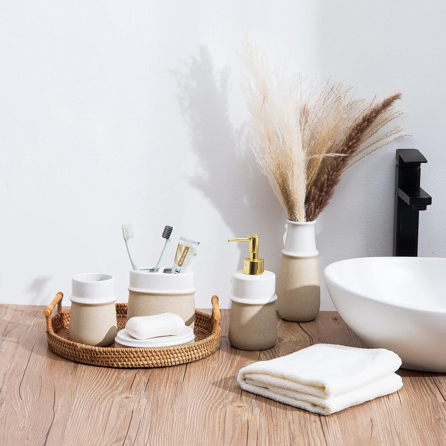 Beige Ceramic Soap Dispenser for Kitchen, Refillable Hand Dispenser with Rust Proof Stainless Steel Pump, 12Oz Lotion Dispenser Bathroom for Dish Soap, Hand soap.